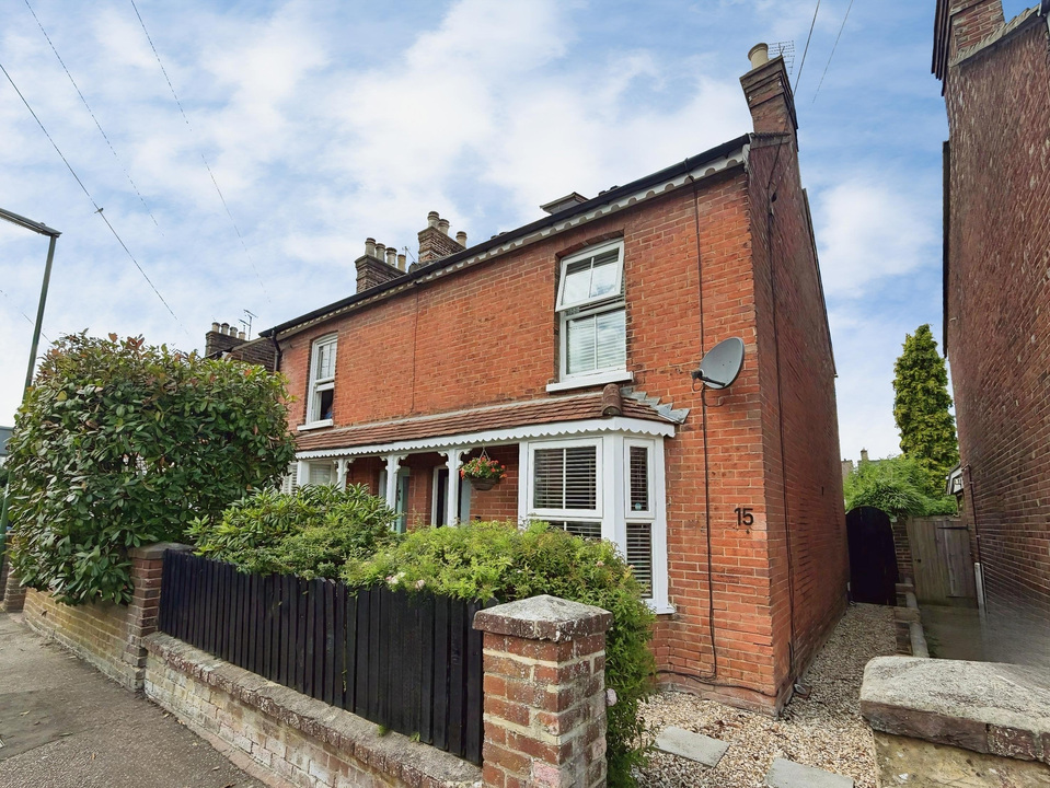 3 bed semi-detached house for sale in Barrington Road, Horsham, West Sussex - Property Image 11