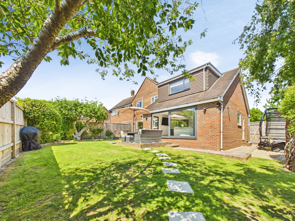 4 bed semi-detached house for sale in Barleycroft, Cowfold  - Property Image 32