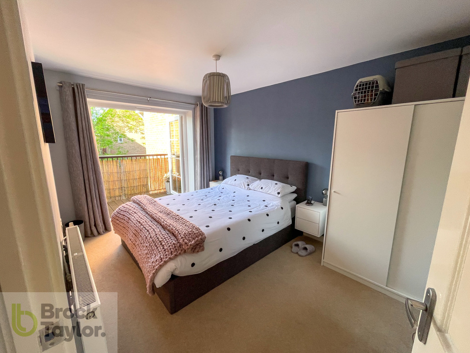 2 bed apartment for sale in Heydon Way, Broadbridge Heath  - Property Image 4