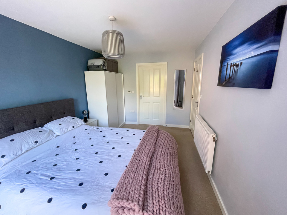 2 bed apartment for sale in Heydon Way, Broadbridge Heath  - Property Image 15