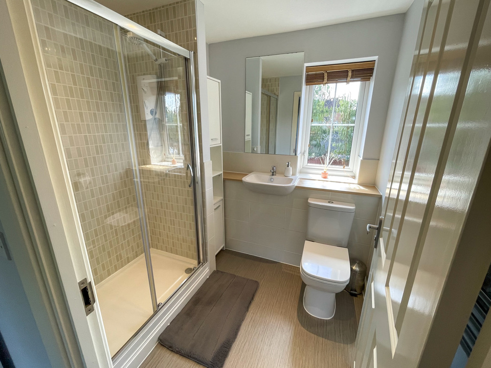 2 bed apartment for sale in Heydon Way, Broadbridge Heath  - Property Image 5