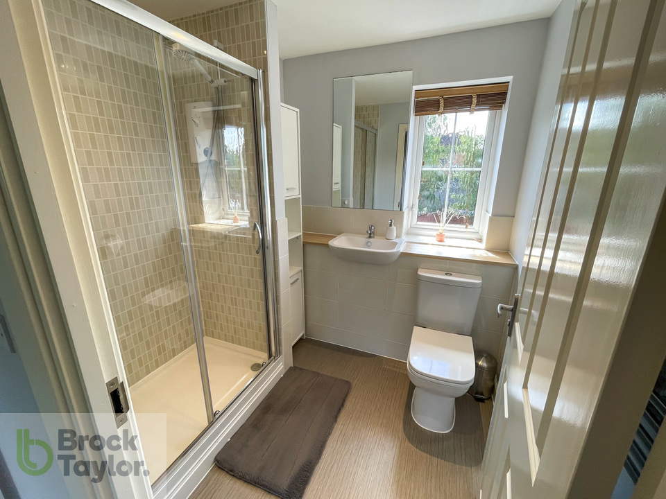 2 bed apartment for sale in Heydon Way, Broadbridge Heath  - Property Image 5