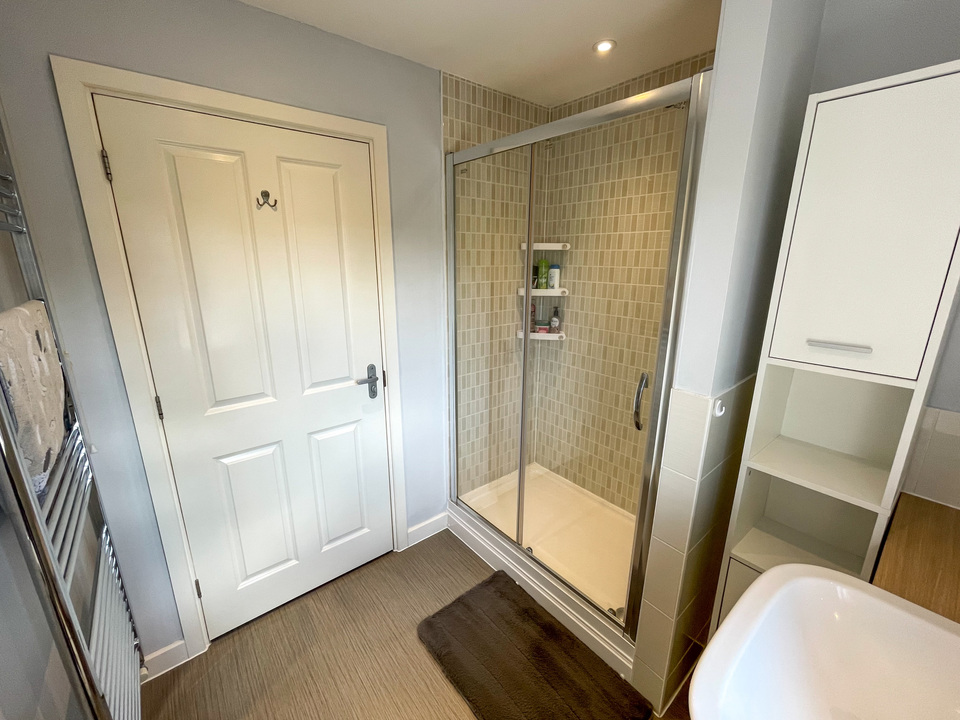2 bed apartment for sale in Heydon Way, Broadbridge Heath  - Property Image 16