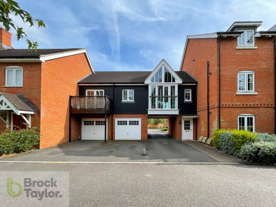 2 bed apartment for sale in Heydon Way, Broadbridge Heath - Property Image 1