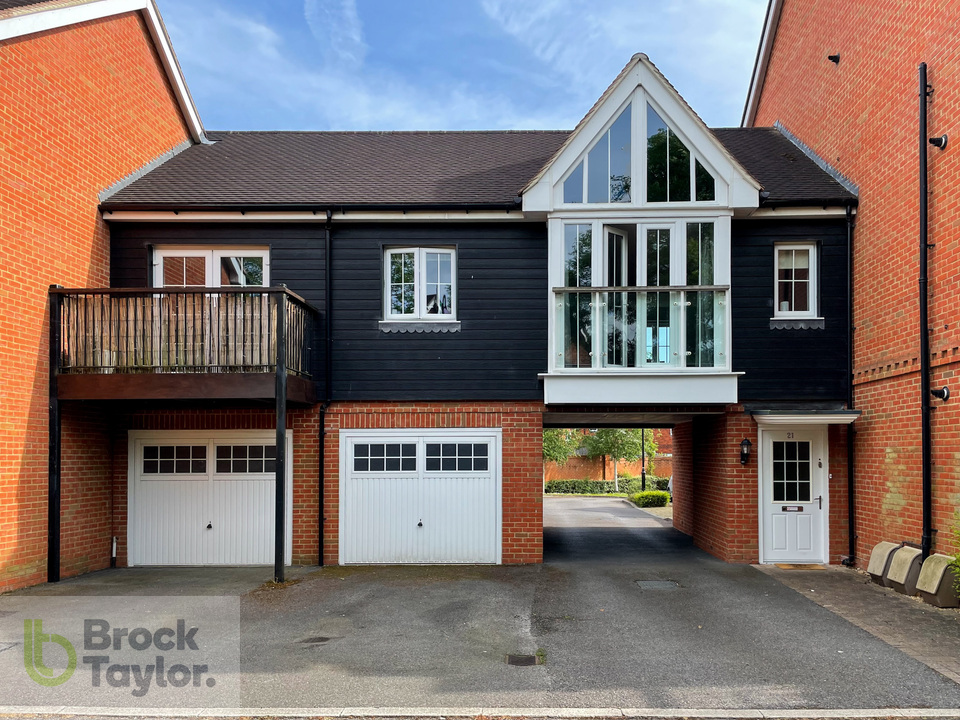 2 bed apartment for sale in Heydon Way, Broadbridge Heath  - Property Image 8