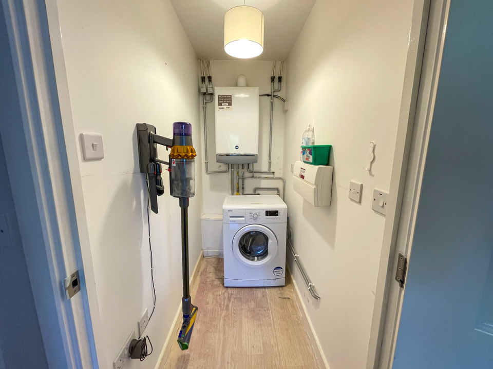 2 bed apartment for sale in Heydon Way, Broadbridge Heath  - Property Image 19