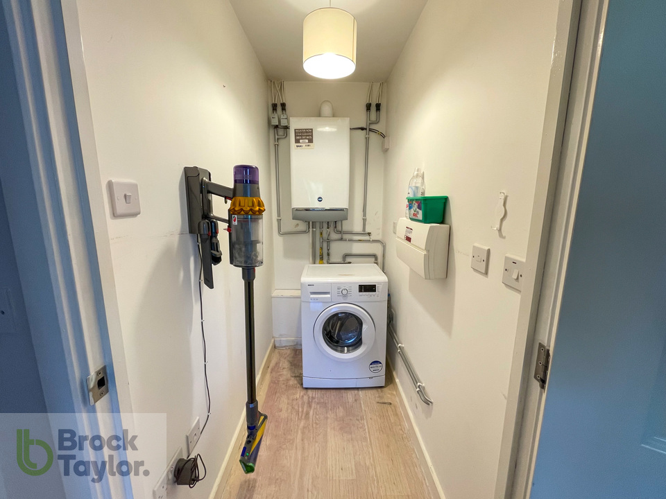 2 bed apartment for sale in Heydon Way, Broadbridge Heath  - Property Image 19