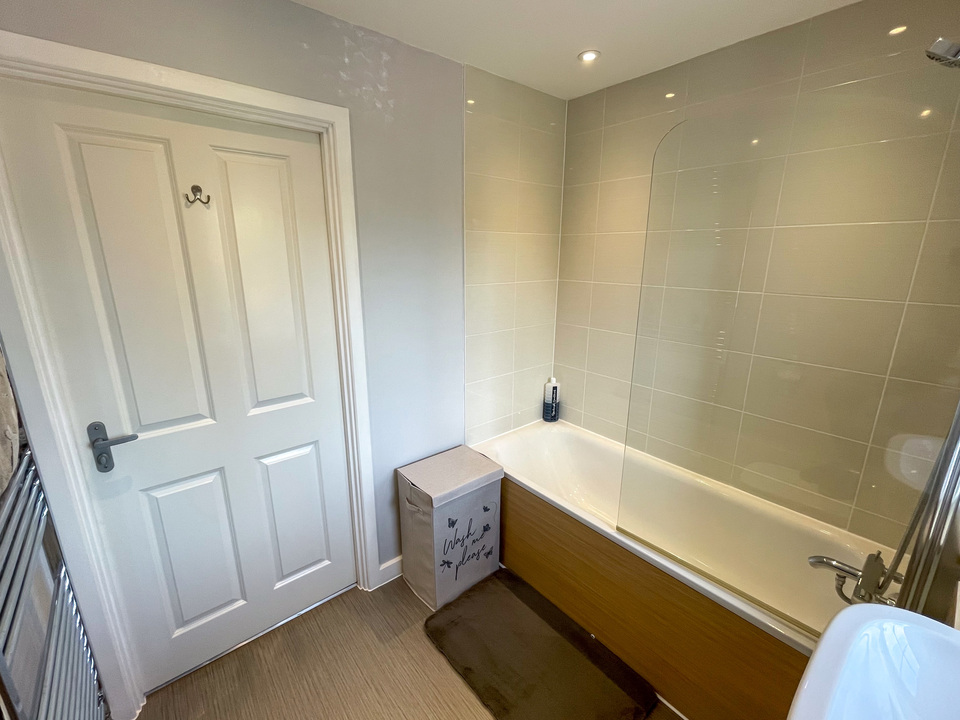 2 bed apartment for sale in Heydon Way, Broadbridge Heath  - Property Image 18