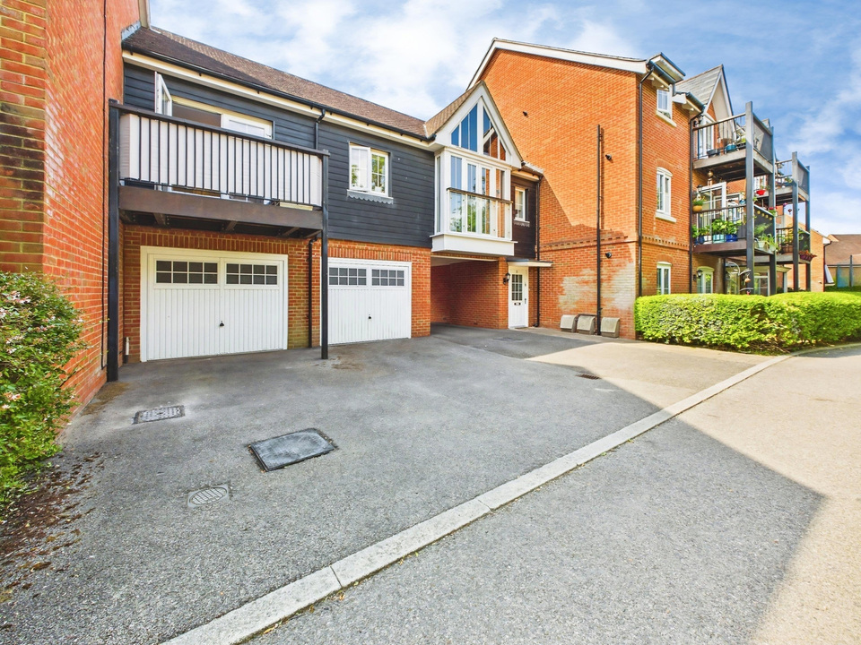 2 bed apartment for sale in Heydon Way, Broadbridge Heath