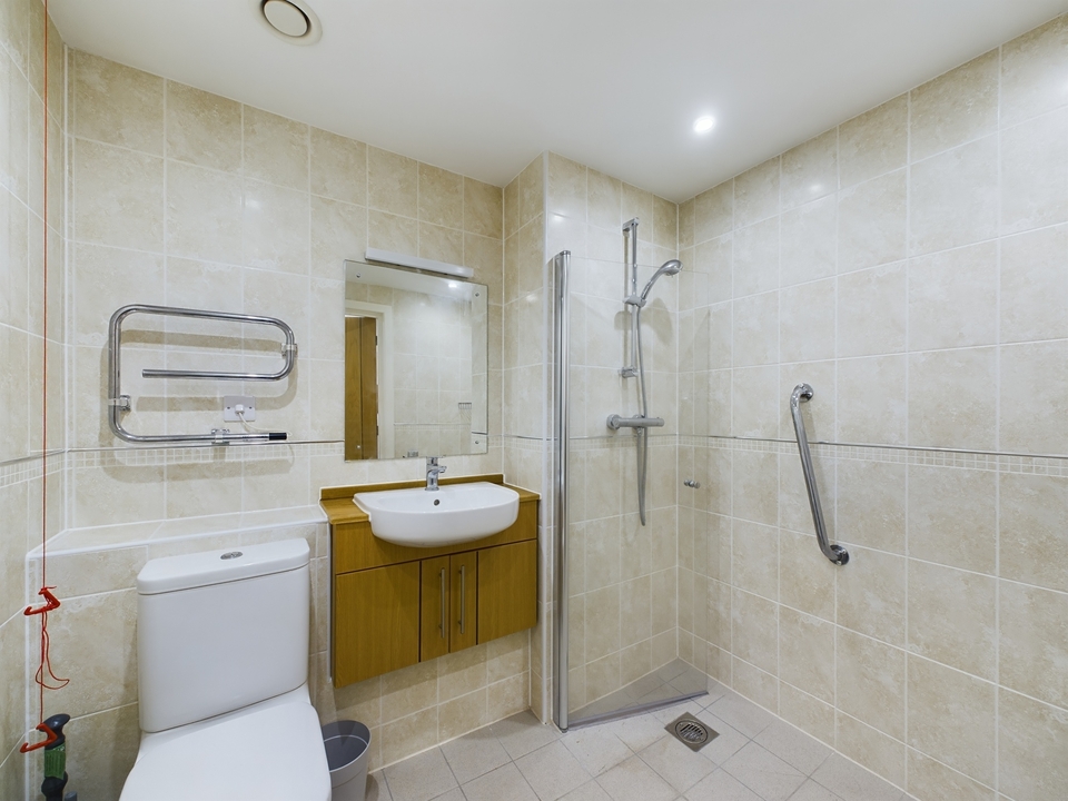 2 bed apartment for sale in Brighton Road, Horsham  - Property Image 10