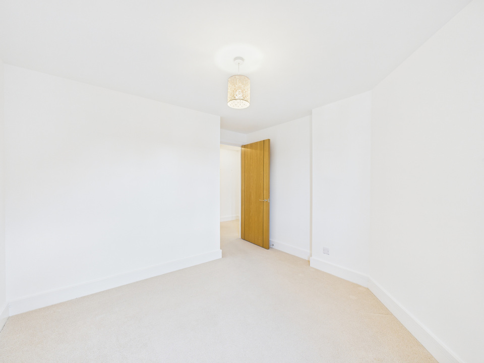 2 bed apartment for sale in Brighton Road, Horsham  - Property Image 8