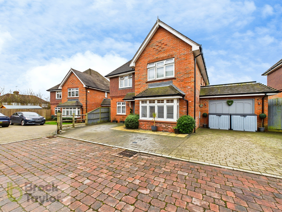 4 bed detached house for sale in Crouch Fields, Ansty, West Sussex, RH17 5NW  - Property Image 27