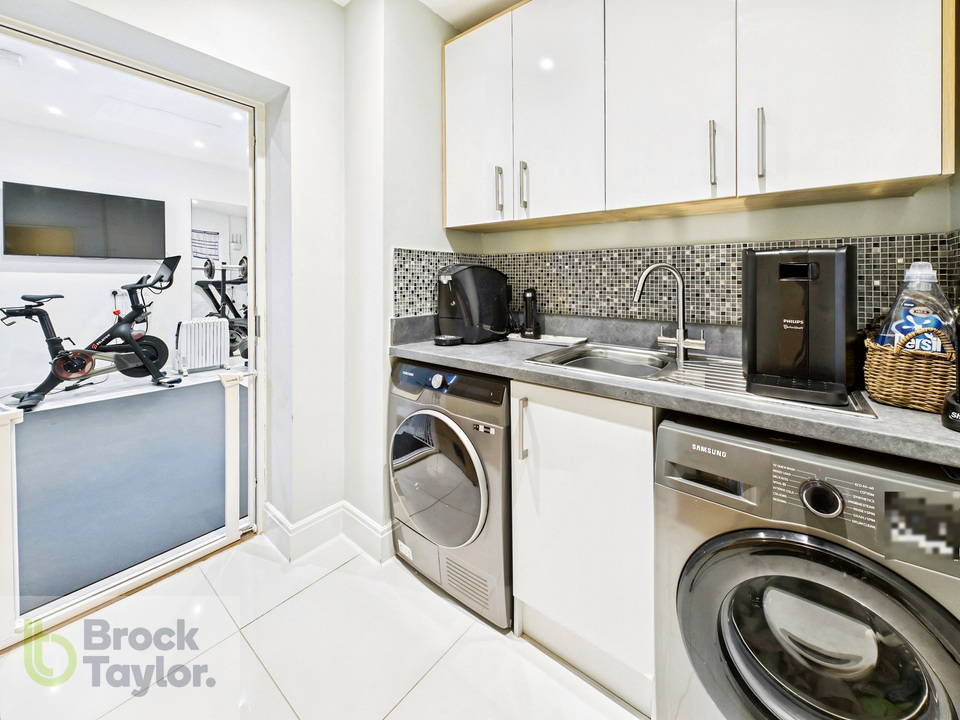 4 bed detached house for sale in Crouch Fields, Ansty, West Sussex, RH17 5NW  - Property Image 10