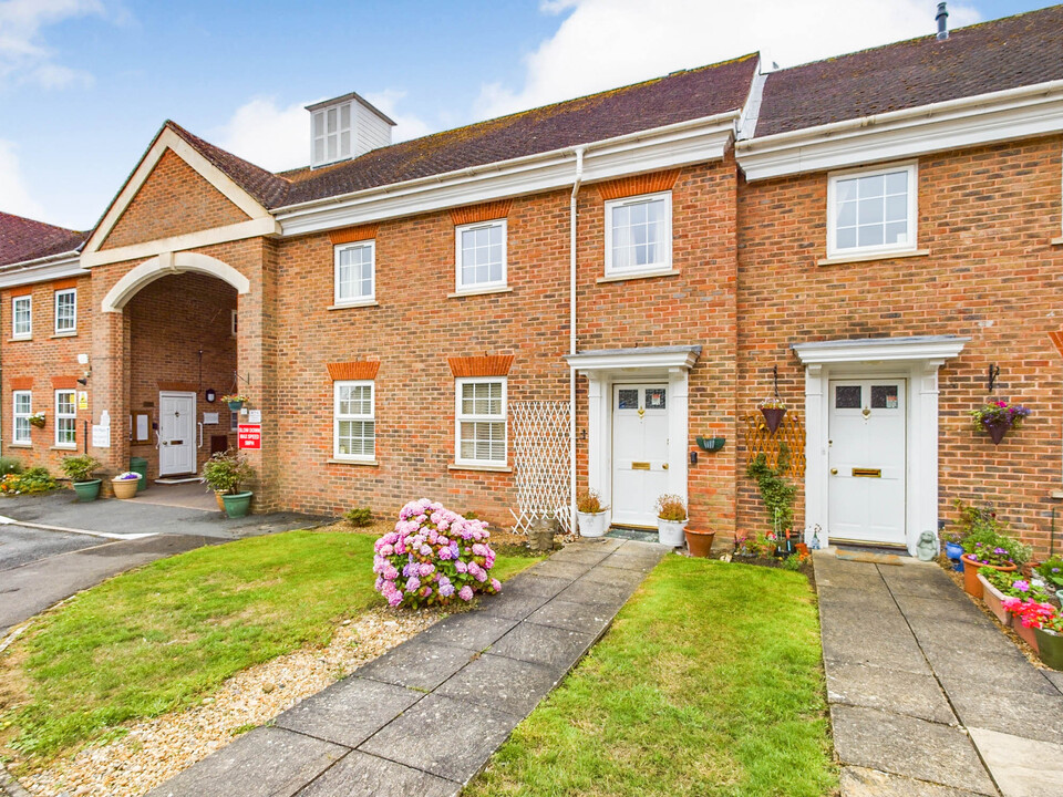 2 bed maisonette for sale in Hills Place, Horsham