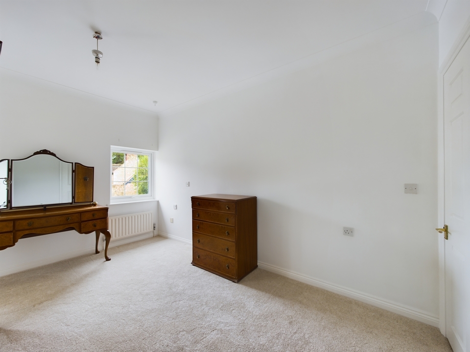 2 bed maisonette for sale in Hills Place, Horsham  - Property Image 5