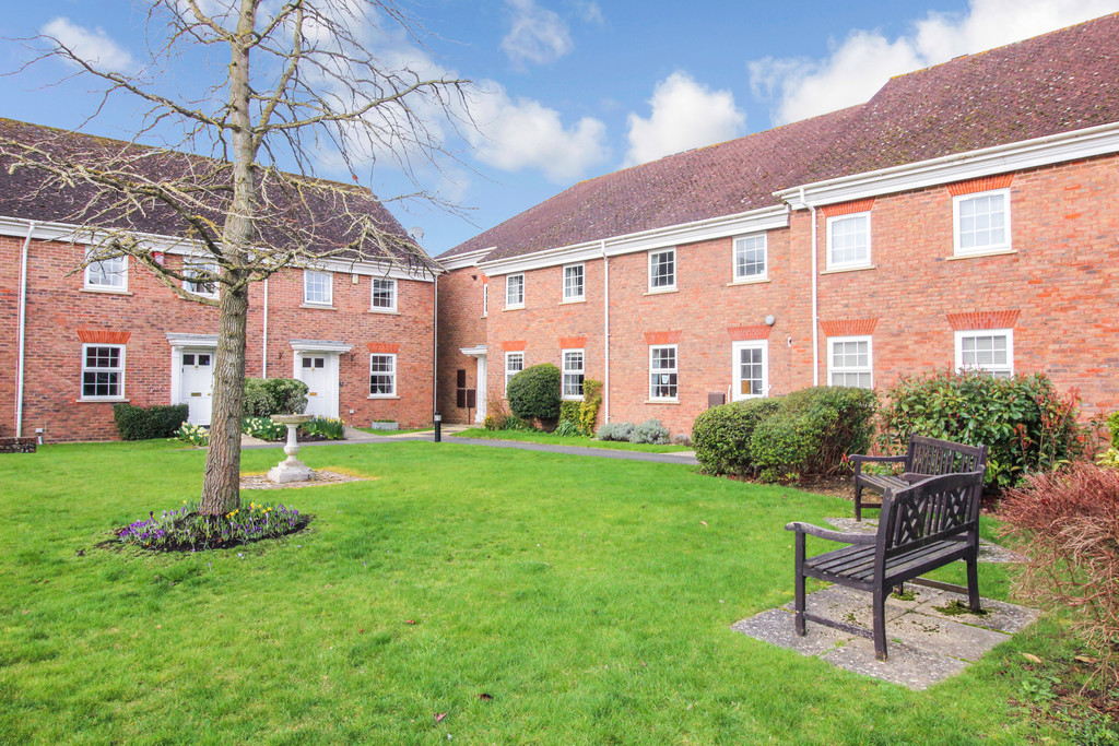 2 bed maisonette for sale in Hills Place, Horsham  - Property Image 15