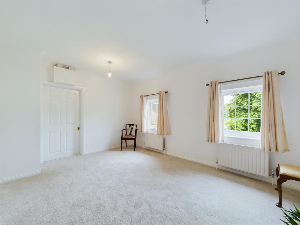2 bed maisonette for sale in Hills Place, Horsham  - Property Image 11