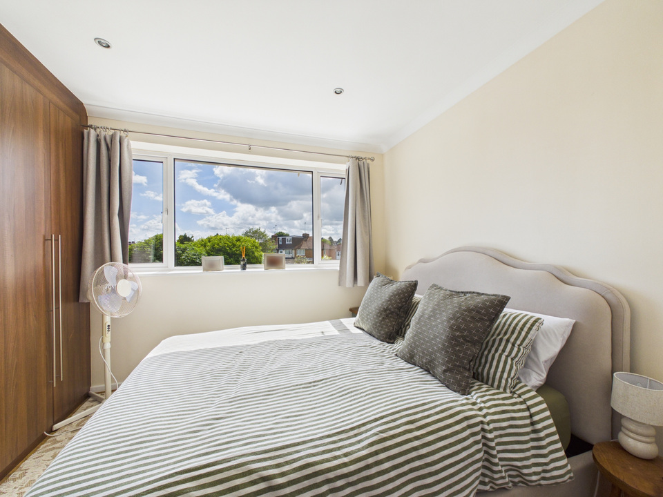 3 bed semi-detached house for sale in Greenway, Horsham  - Property Image 8