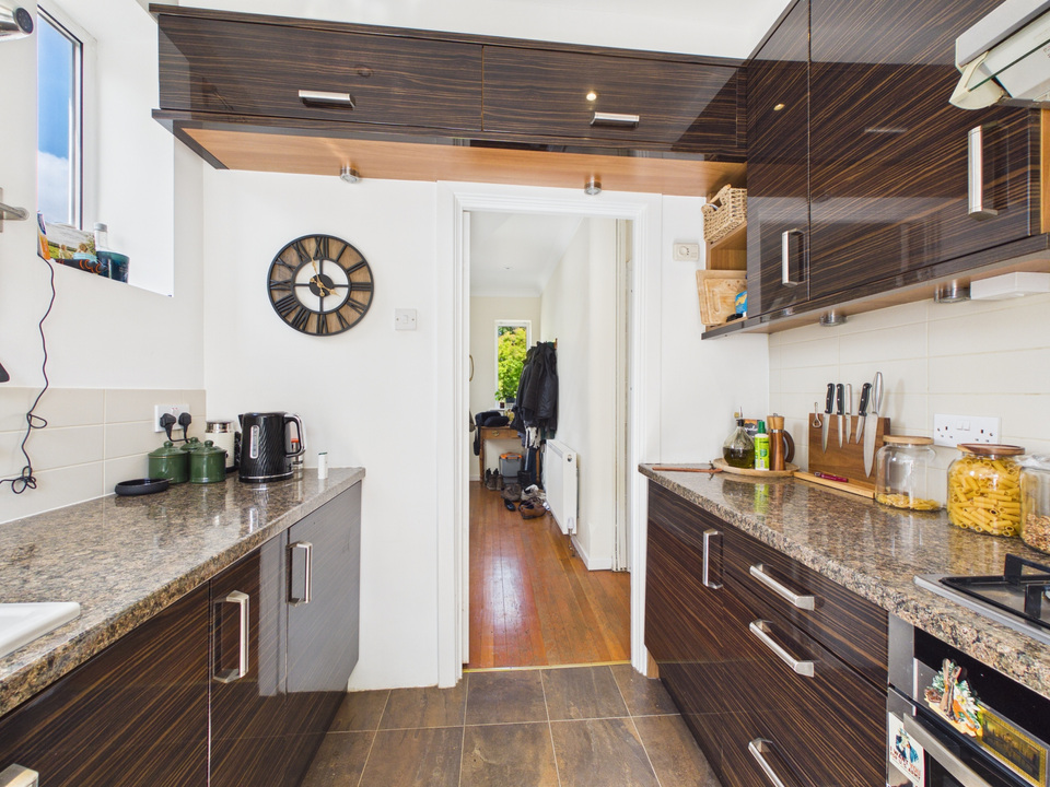 3 bed semi-detached house for sale in Greenway, Horsham  - Property Image 12