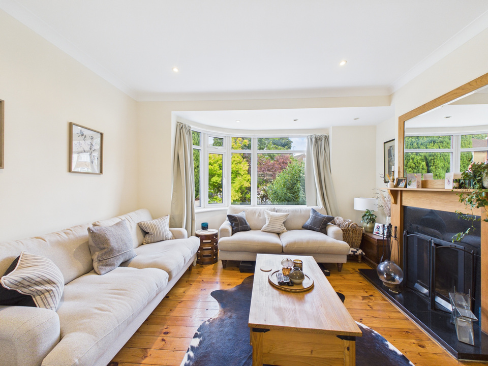 3 bed semi-detached house for sale in Greenway, Horsham  - Property Image 2