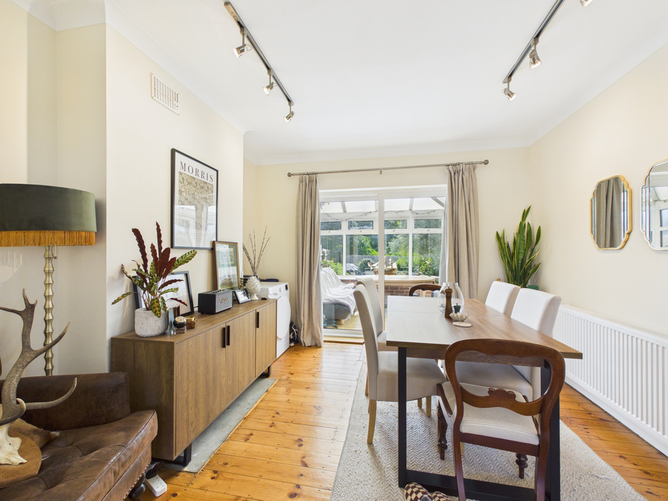 3 bed semi-detached house for sale in Greenway, Horsham  - Property Image 3
