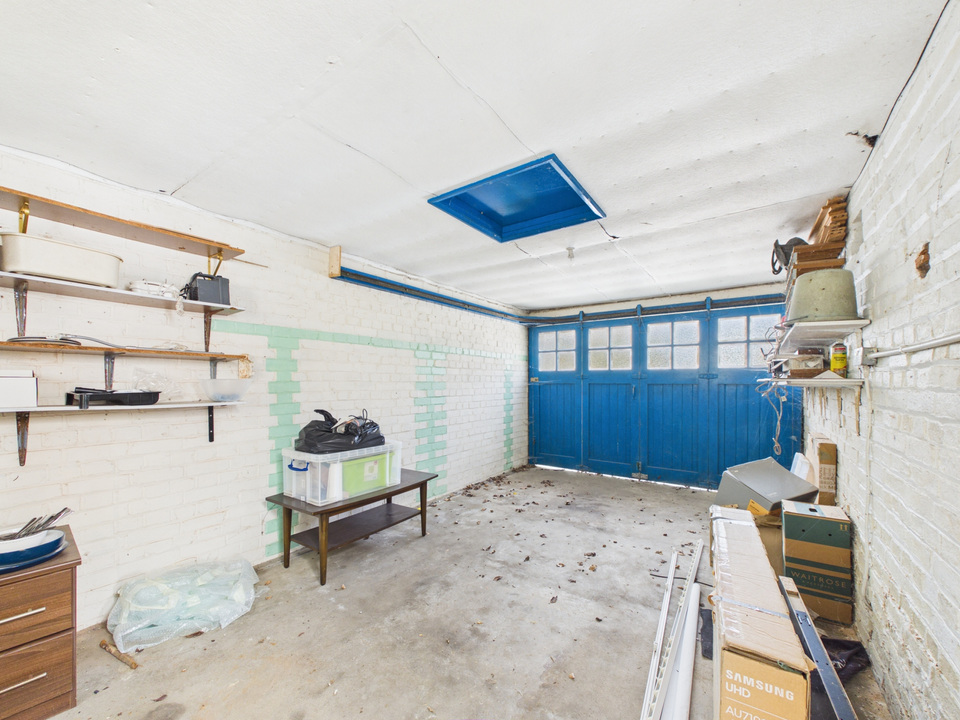3 bed semi-detached house for sale in Greenway, Horsham  - Property Image 17