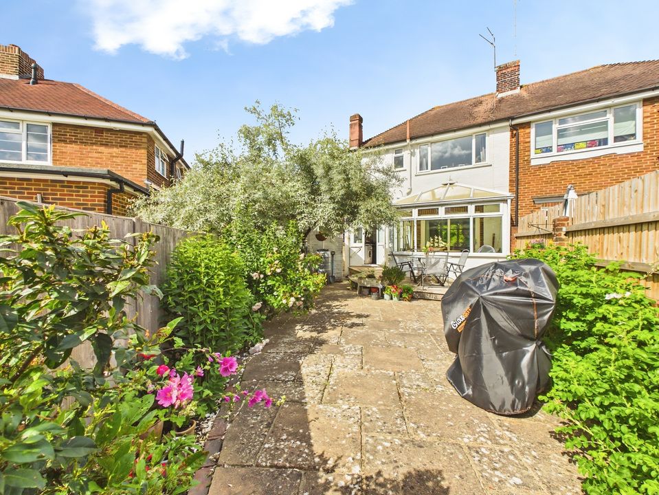 3 bed semi-detached house for sale in Greenway, Horsham  - Property Image 10