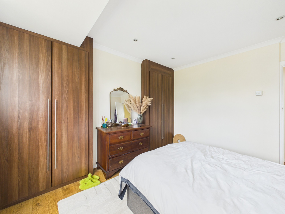 3 bed semi-detached house for sale in Greenway, Horsham  - Property Image 13