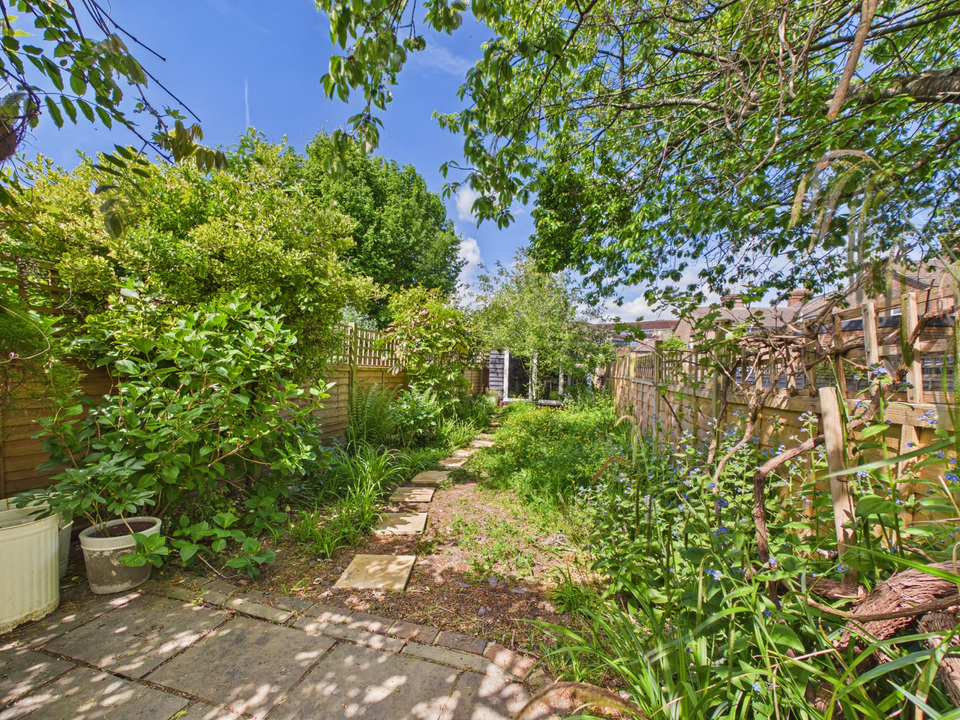 2 bed semi-detached house for sale in Park Terrace West, Horsham  - Property Image 11