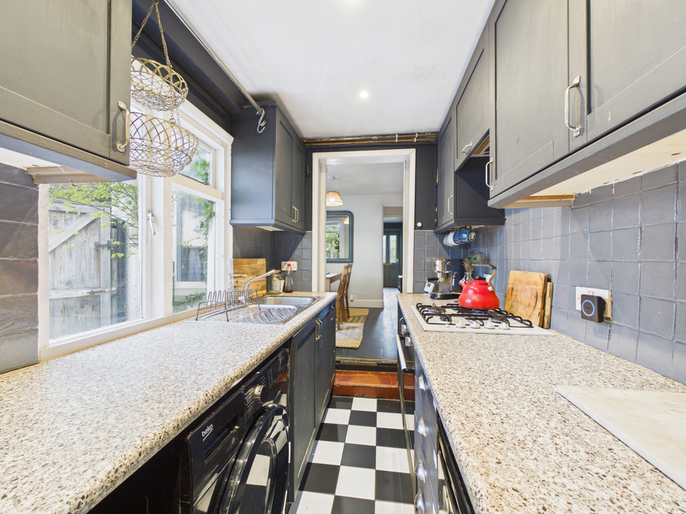 2 bed semi-detached house for sale in Park Terrace West, Horsham  - Property Image 12