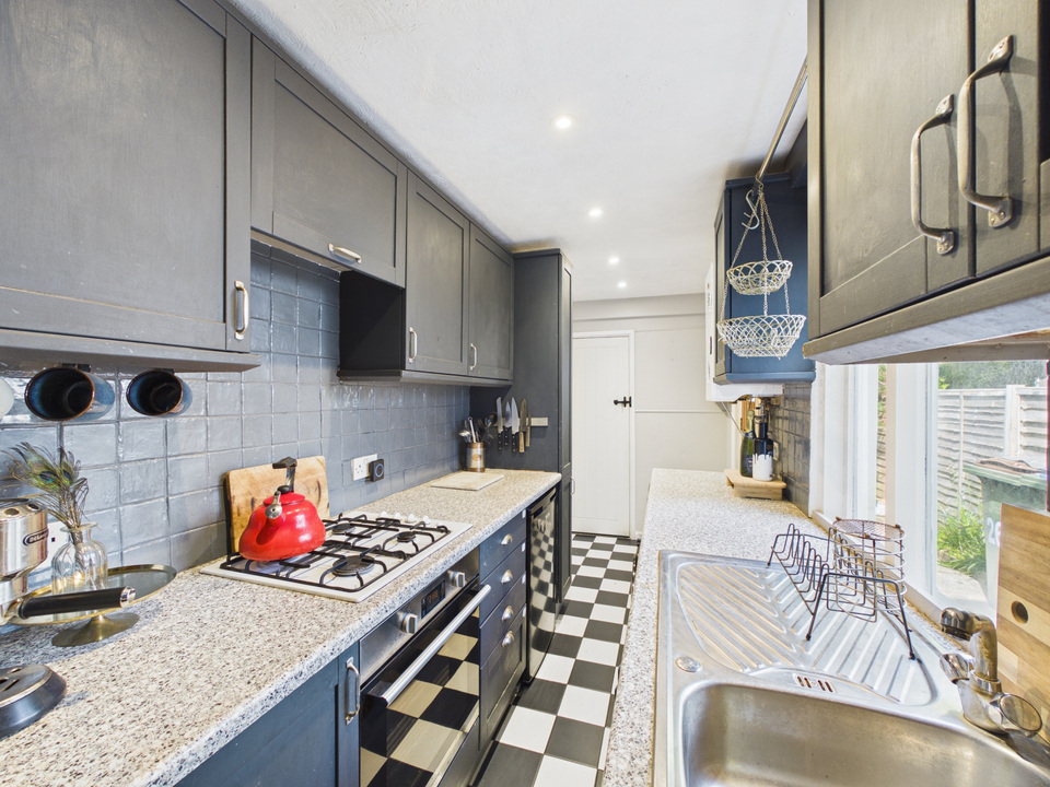 2 bed semi-detached house for sale in Park Terrace West, Horsham  - Property Image 3
