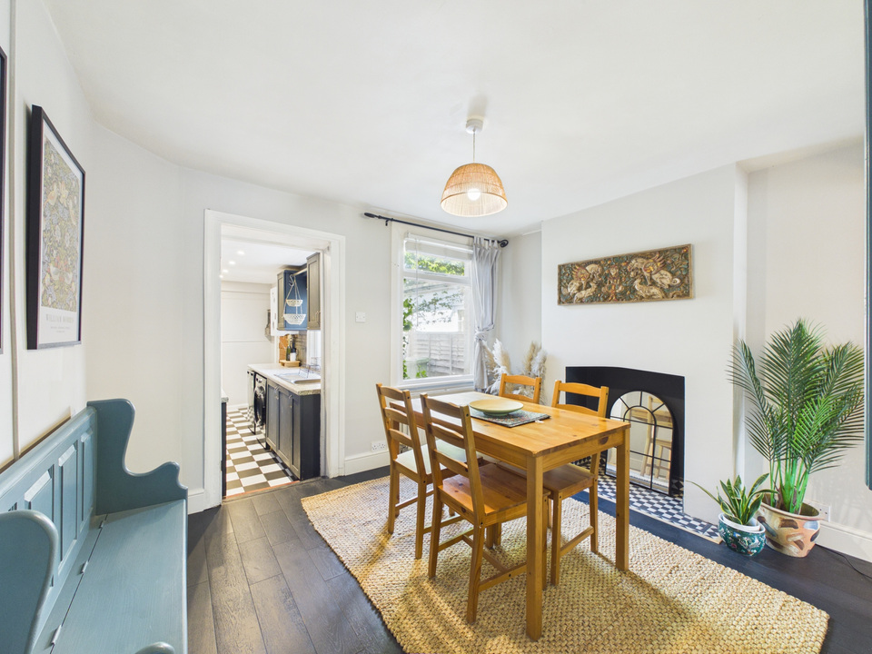 2 bed semi-detached house for sale in Park Terrace West, Horsham  - Property Image 4
