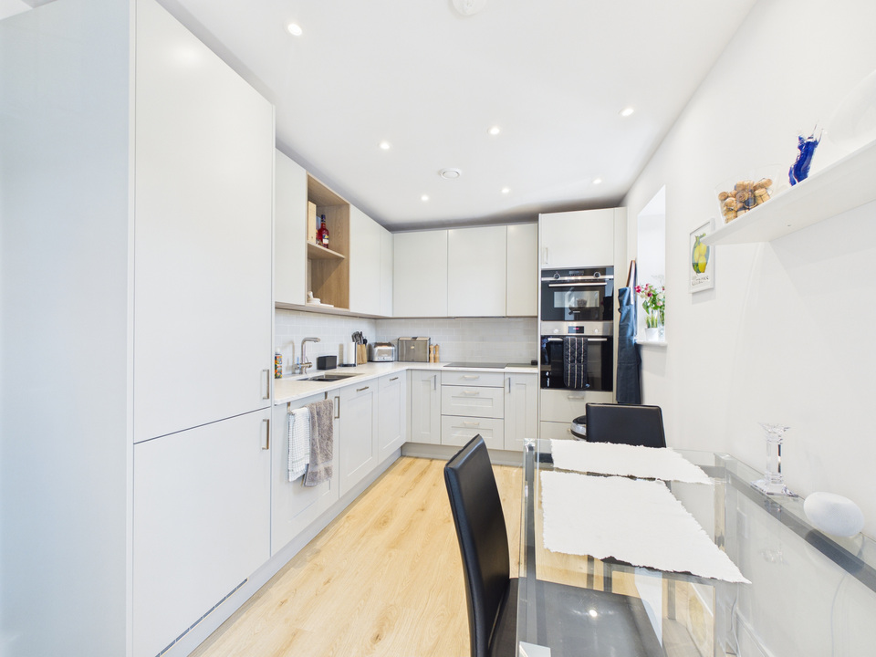 1 bed apartment for sale in Rochford Lodge, The Boulevard, Horsham  - Property Image 3