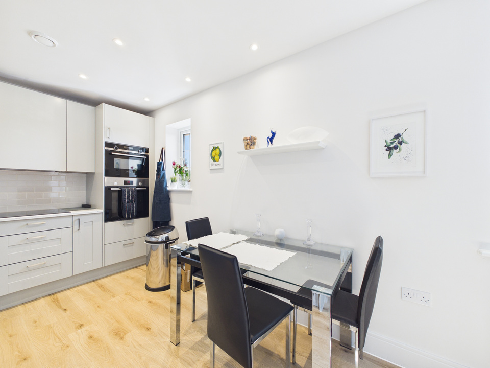 1 bed apartment for sale in Rochford Lodge, The Boulevard, Horsham  - Property Image 11