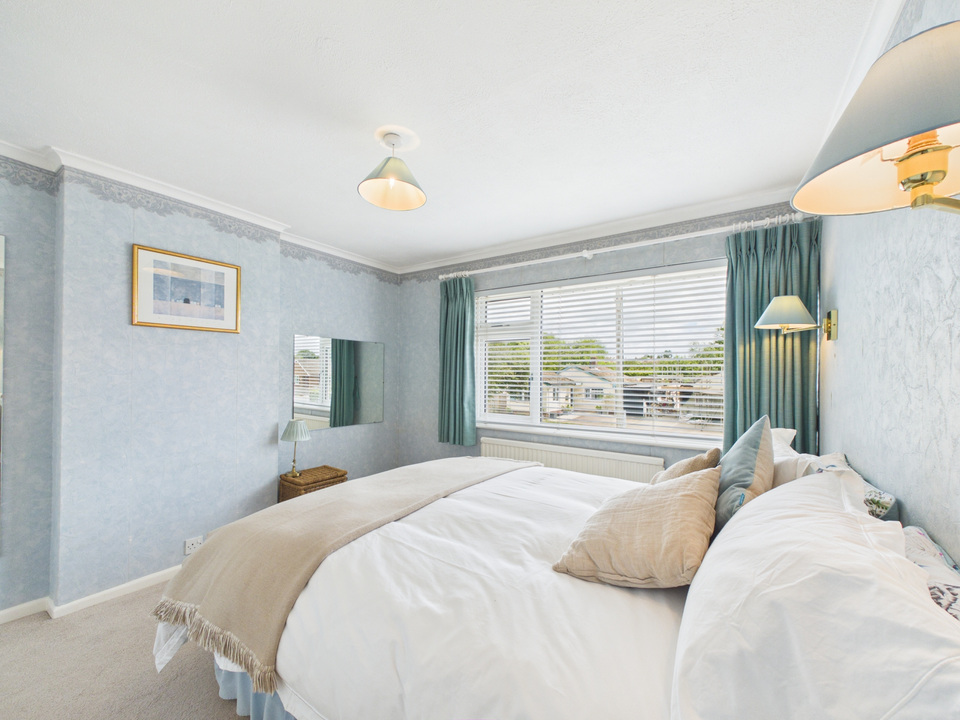 3 bed semi-detached house for sale in Farhalls Crescent, Horsham, West Sussex  - Property Image 6