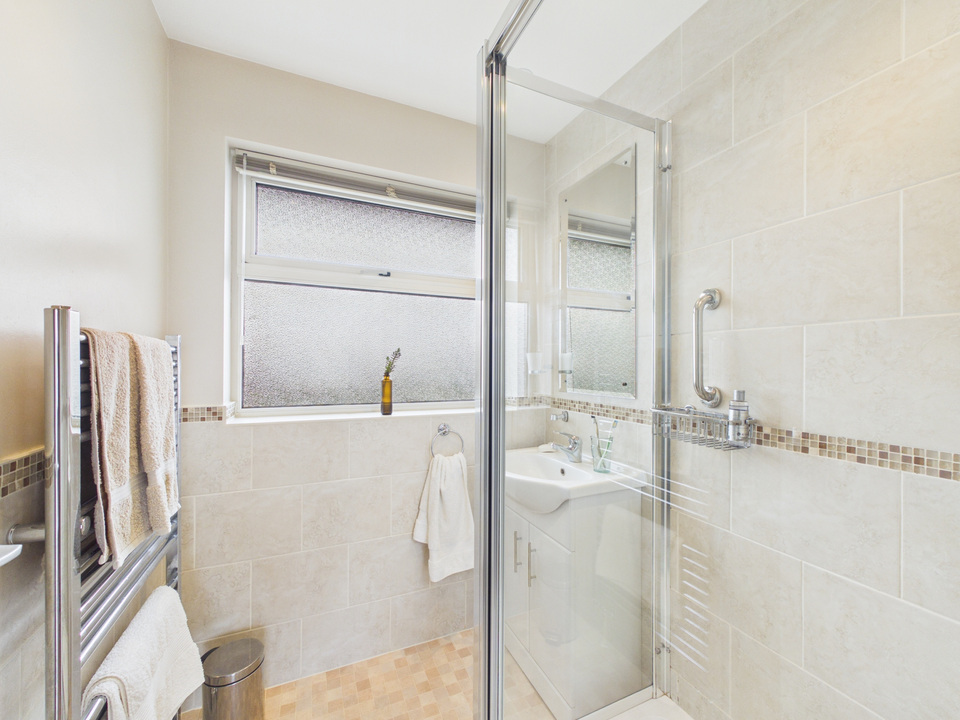 3 bed semi-detached house for sale in Farhalls Crescent, Horsham, West Sussex  - Property Image 14