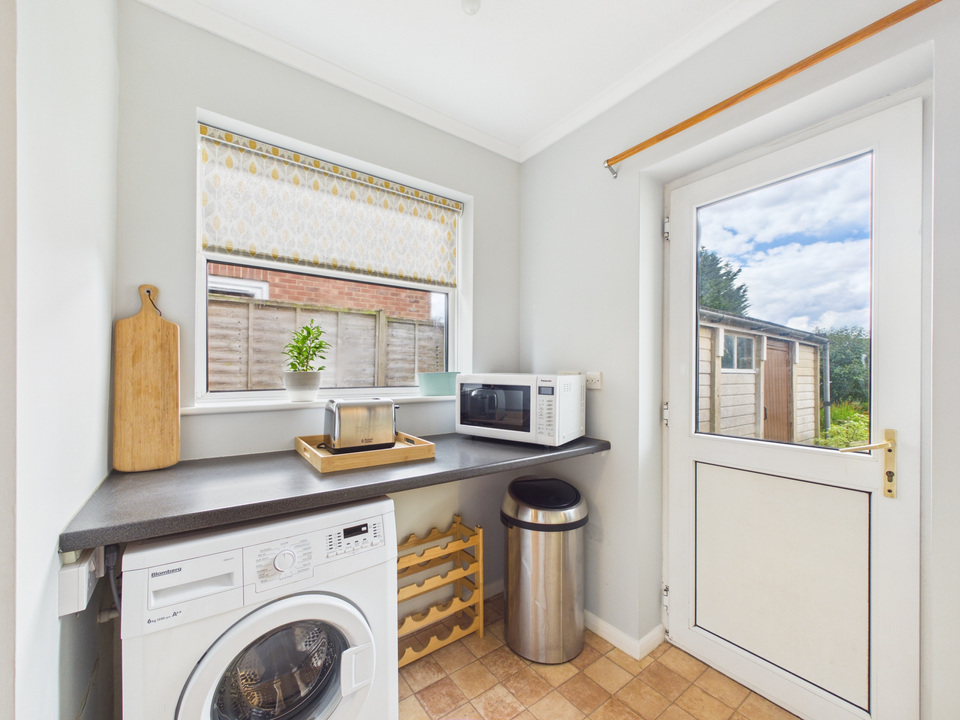 3 bed semi-detached house for sale in Farhalls Crescent, Horsham, West Sussex  - Property Image 5