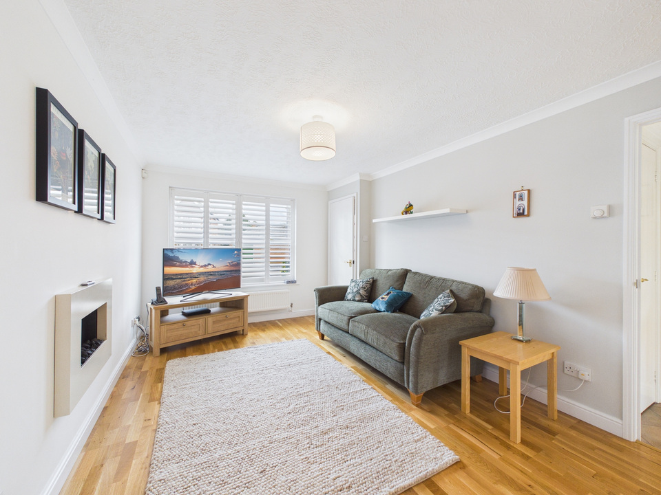 3 bed detached house for sale in Elgar Way, Horsham, West Sussex - Property Image 9