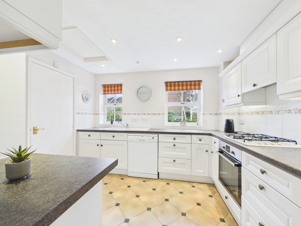 3 bed detached house for sale in Elgar Way, Horsham, West Sussex - Property Image 14