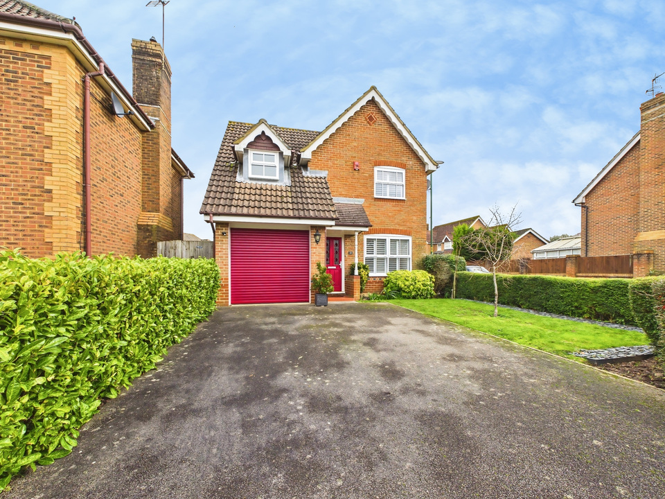3 bed detached house for sale in Elgar Way, Horsham, West Sussex - Property Image 1