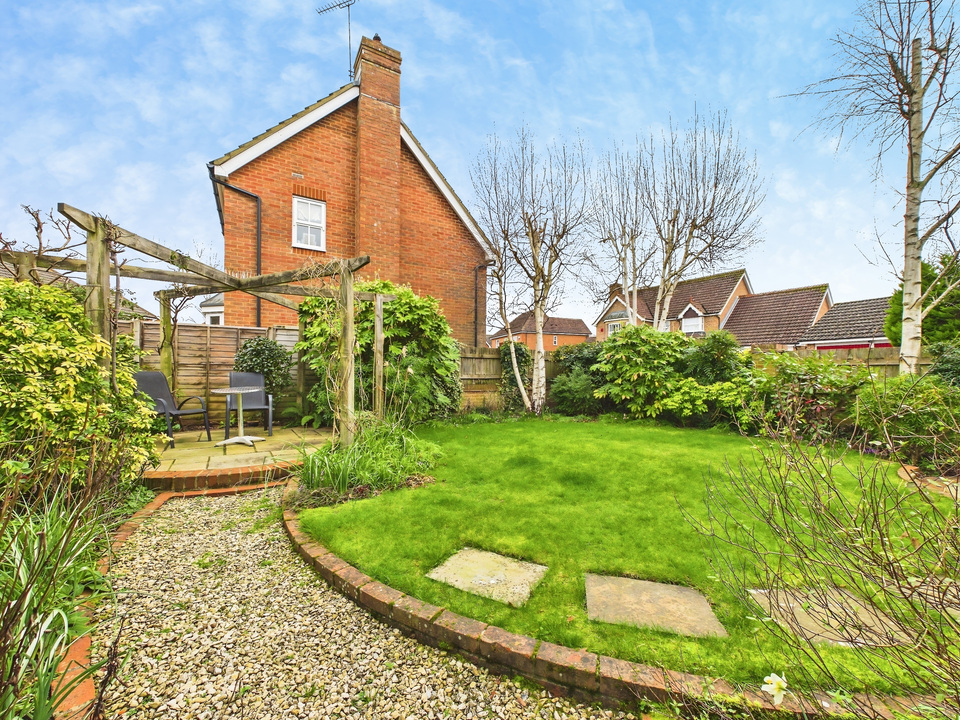 3 bed detached house for sale in Elgar Way, Horsham, West Sussex - Property Image 10