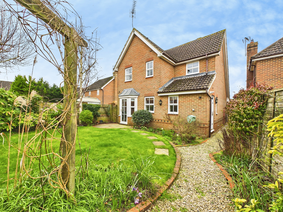 3 bed detached house for sale in Elgar Way, Horsham, West Sussex - Property Image 21