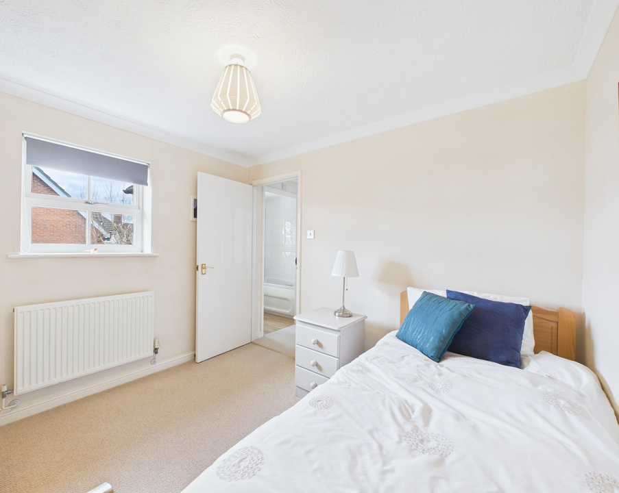 3 bed detached house for sale in Elgar Way, Horsham, West Sussex - Property Image 18