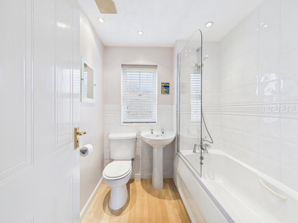 3 bed detached house for sale in Elgar Way, Horsham, West Sussex - Property Image 8