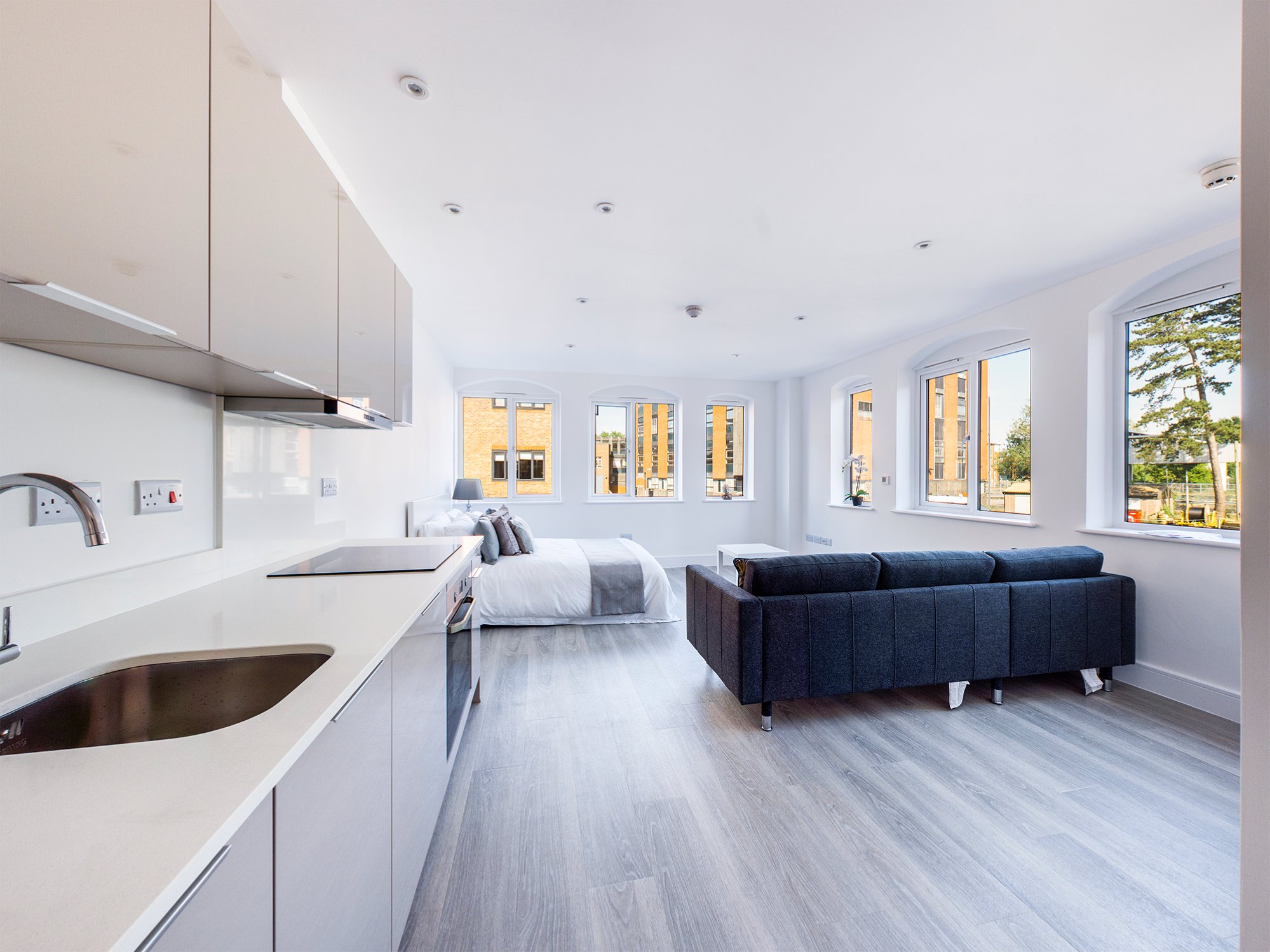 Studio flat for sale in Holmes Park, North Street, Horsham  - Property Image 3