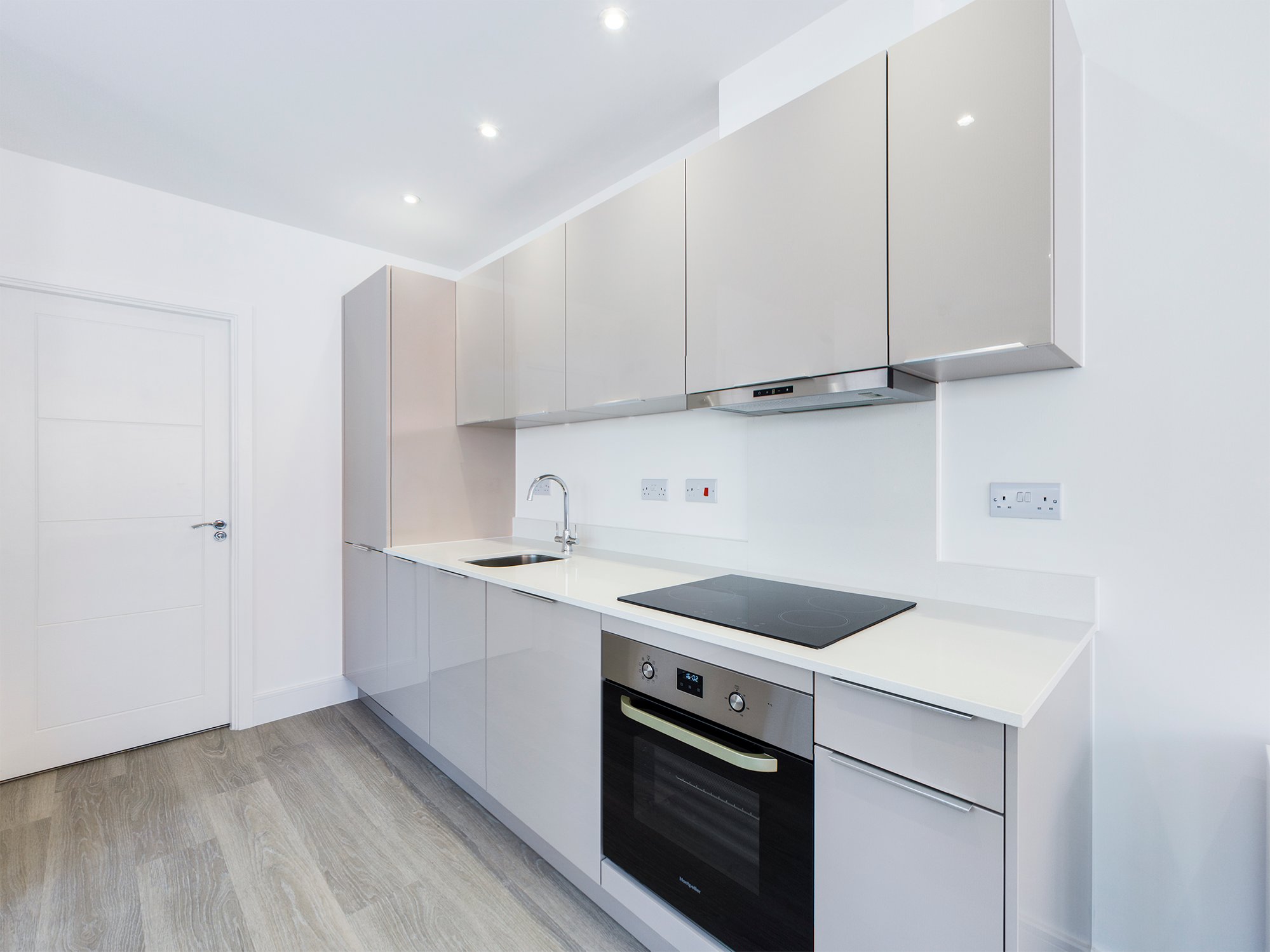 Studio flat for sale in Holmes Park, North Street, Horsham  - Property Image 4