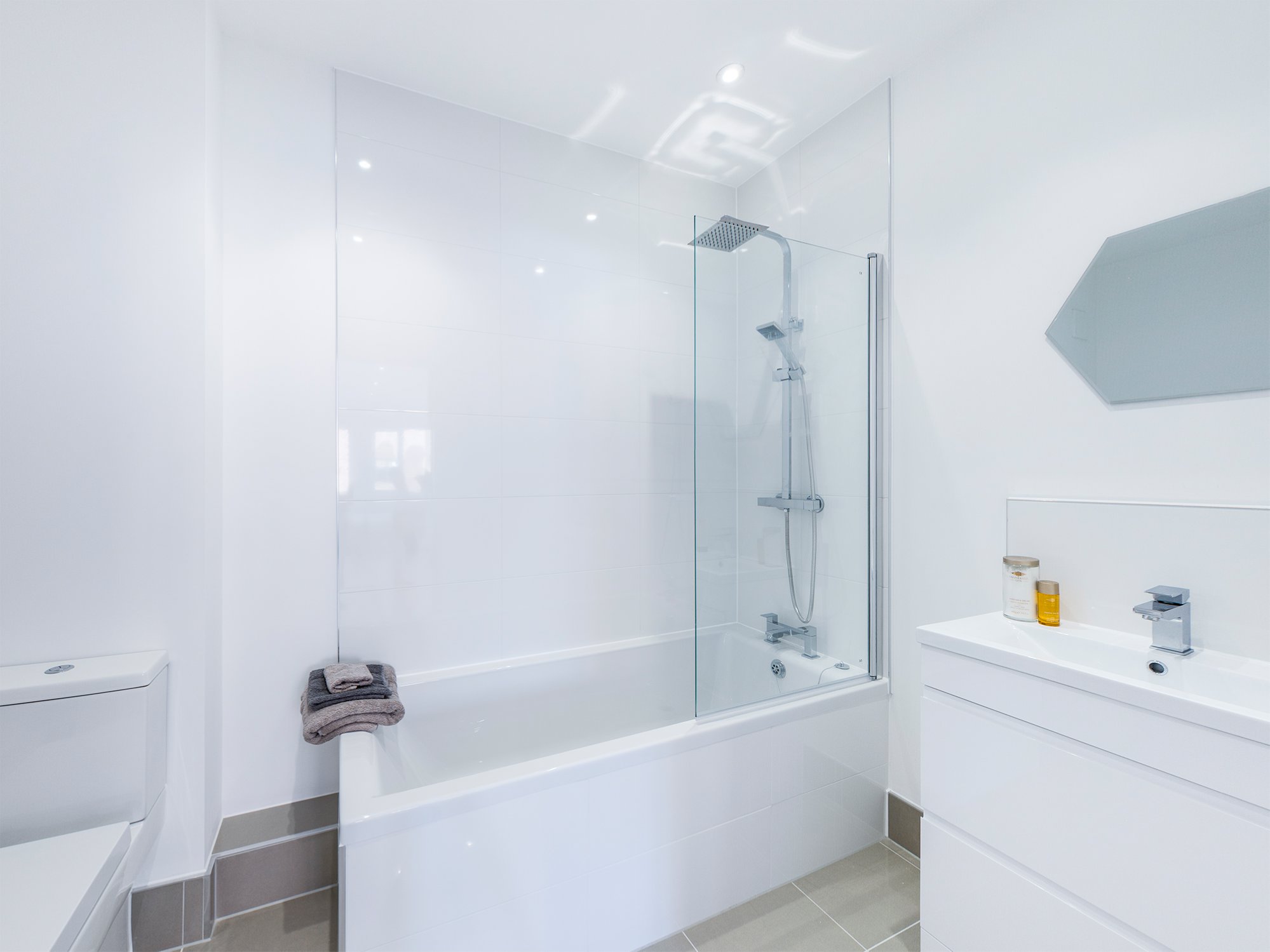 Studio flat for sale in Holmes Park, North Street, Horsham  - Property Image 5