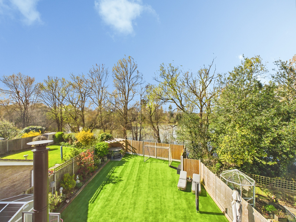 5 bed detached house for sale in St. Hughs Close, Crawley, West Sussex  - Property Image 10