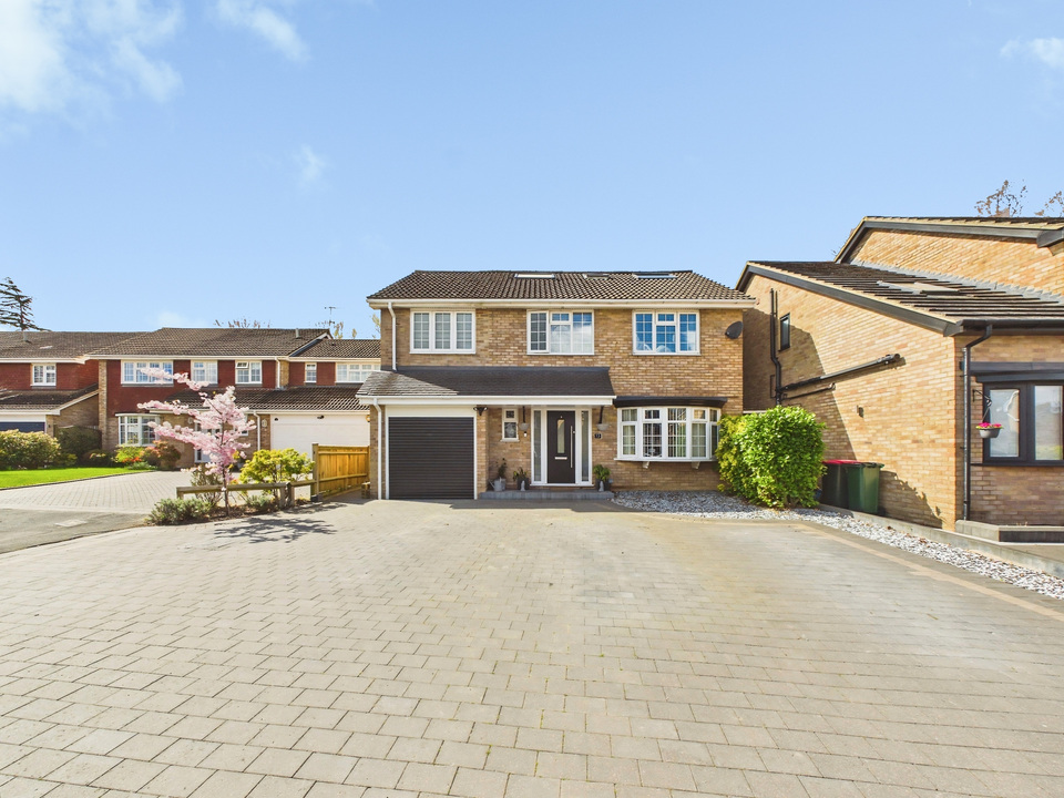 5 bed detached house for sale in St. Hughs Close, Crawley, West Sussex