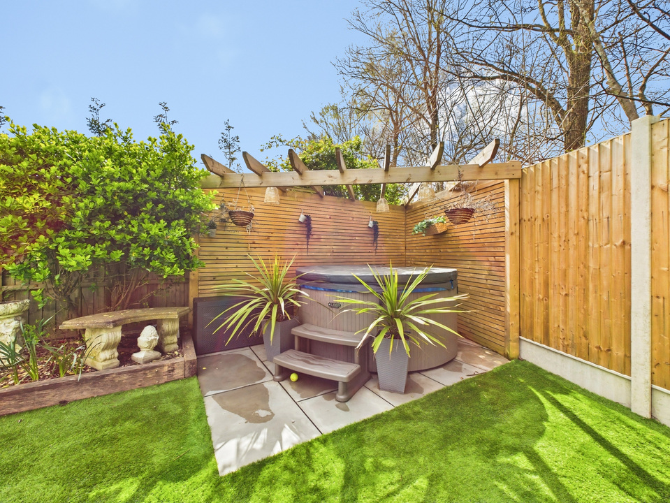 5 bed detached house for sale in St. Hughs Close, Crawley, West Sussex  - Property Image 26